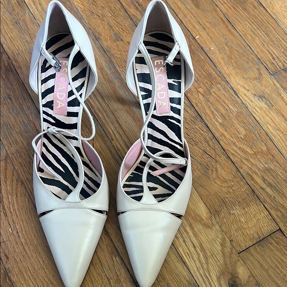 Escada Cream Pointed-Toe Heels with Elegant Design